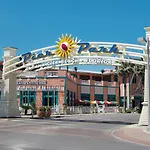 Laketown Wharf 834
