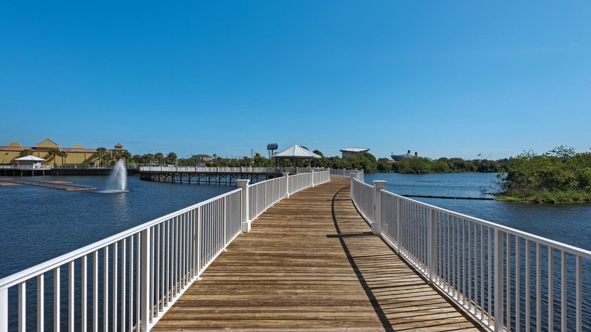 Laketown Wharf 834 Holiday home