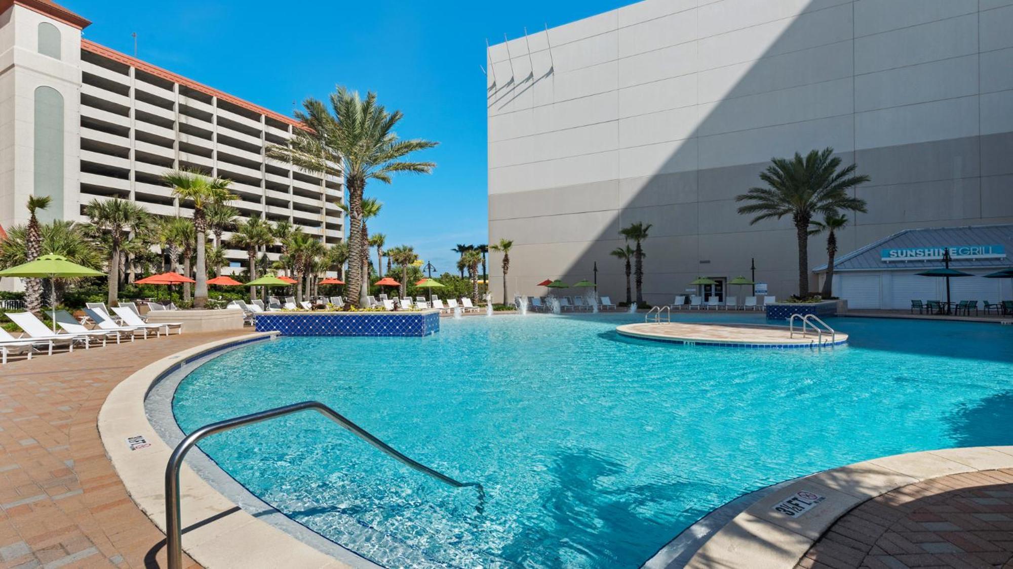 Laketown Wharf 834 *