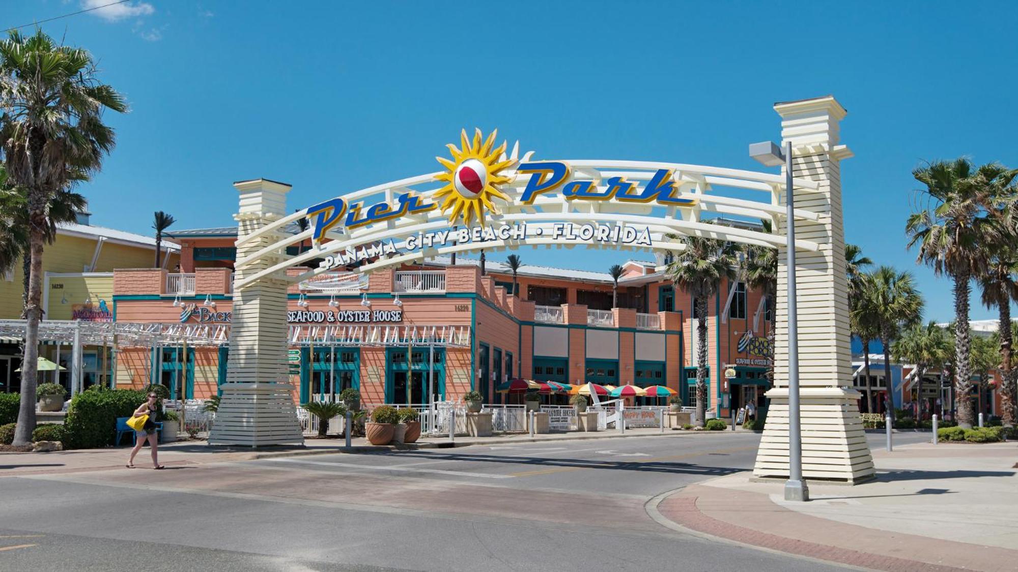 Laketown Wharf 834